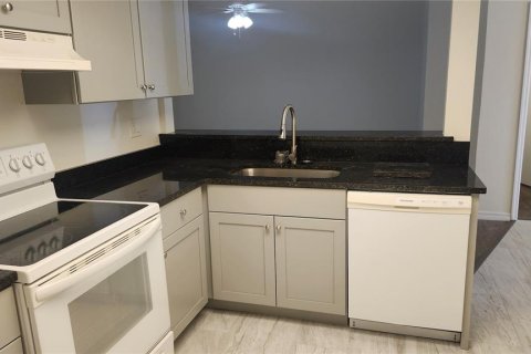 Apartment in Spring Hill, Florida 2 bedrooms, 89.19 sq.m. № 2156578 - photo 9