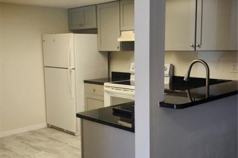 Apartment in Spring Hill, Florida 2 bedrooms, 89.19 sq.m. № 2156578 - photo 4