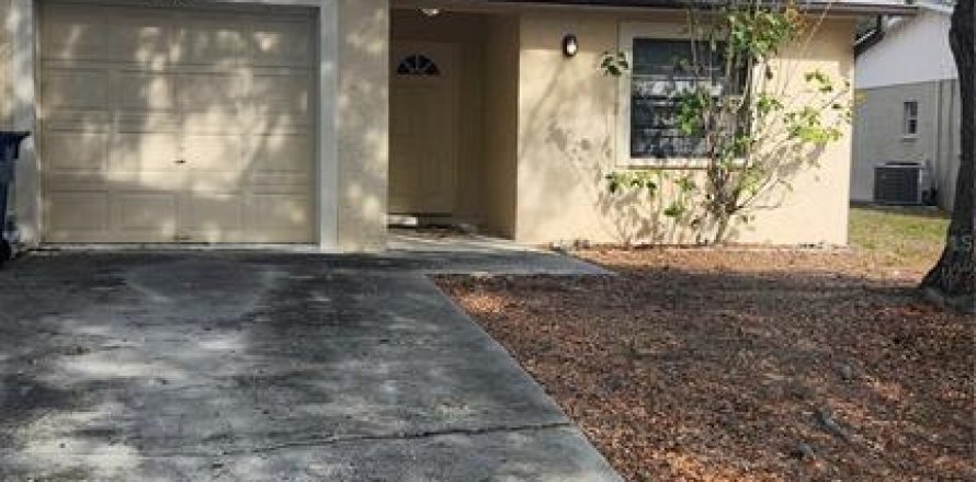 Apartment in Spring Hill, Florida 2 bedrooms, 89.19 sq.m. № 2156578