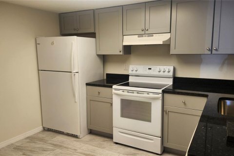 Apartment in Spring Hill, Florida 2 bedrooms, 89.19 sq.m. № 2156578 - photo 6