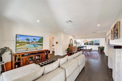 Casa en venta en Hollywood, Florida, 2 dormitorios, 113.34 m2 № 1941483 - foto 7