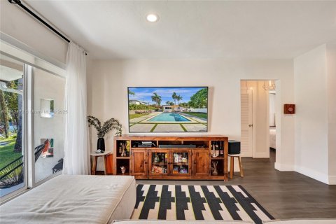 Casa en venta en Hollywood, Florida, 2 dormitorios, 113.34 m2 № 1941483 - foto 8