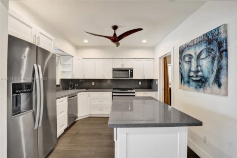 Casa en venta en Hollywood, Florida, 2 dormitorios, 113.34 m2 № 1941483 - foto 16