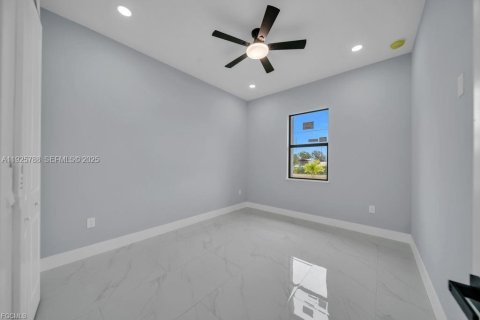 Casa en venta en Lehigh Acres, Florida, 4 dormitorios, 155.24 m2 № 1984292 - foto 22