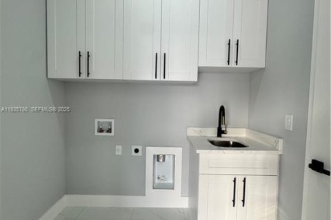 Casa en venta en Lehigh Acres, Florida, 4 dormitorios, 155.24 m2 № 1984292 - foto 12