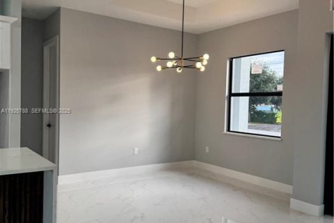 Casa en venta en Lehigh Acres, Florida, 4 dormitorios, 155.24 m2 № 1984292 - foto 10