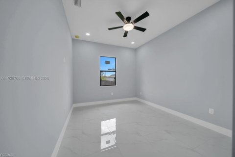 Casa en venta en Lehigh Acres, Florida, 4 dormitorios, 155.24 m2 № 1984292 - foto 27