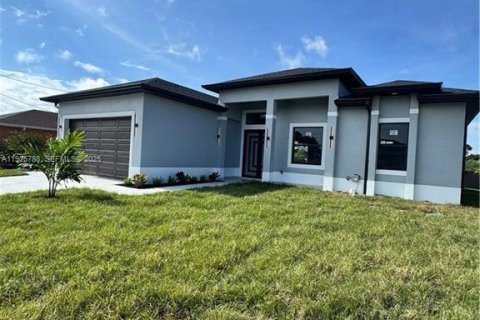 Casa en venta en Lehigh Acres, Florida, 4 dormitorios, 155.24 m2 № 1984292 - foto 1