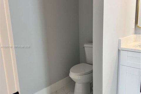 Casa en venta en Lehigh Acres, Florida, 4 dormitorios, 155.24 m2 № 1984292 - foto 15