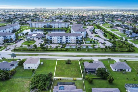 Land in Cape Coral, Florida № 2152612 - photo 6