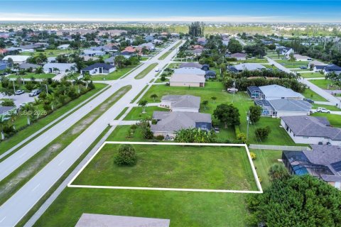 Land in Cape Coral, Florida № 2152612 - photo 3