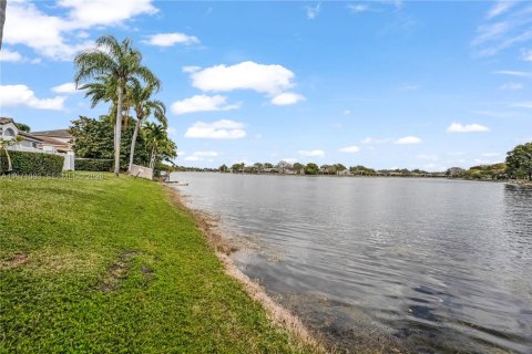 Touwnhouse à vendre à Pembroke Pines, Floride: 2 chambres, 101.08 m2 № 2040751 - photo 30