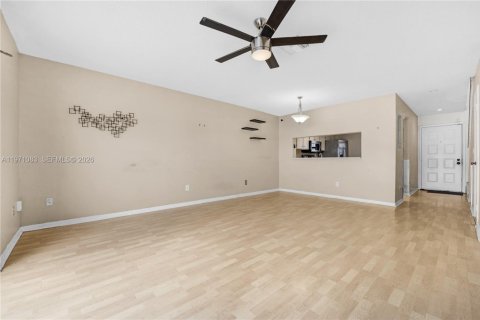 Touwnhouse à vendre à Pembroke Pines, Floride: 2 chambres, 101.08 m2 № 2040751 - photo 3