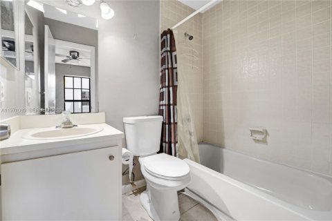 Touwnhouse à vendre à Pembroke Pines, Floride: 2 chambres, 101.08 m2 № 2040751 - photo 26