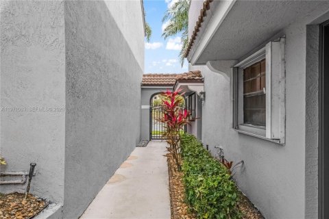 Touwnhouse à vendre à Pembroke Pines, Floride: 2 chambres, 101.08 m2 № 2040751 - photo 6