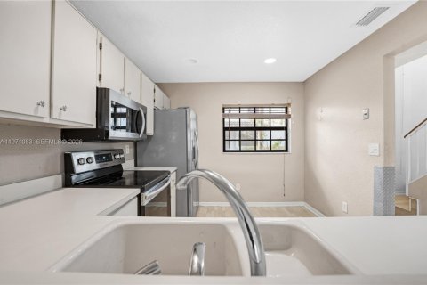 Touwnhouse à vendre à Pembroke Pines, Floride: 2 chambres, 101.08 m2 № 2040751 - photo 27