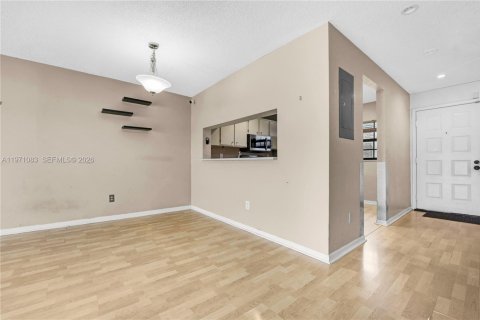 Touwnhouse à vendre à Pembroke Pines, Floride: 2 chambres, 101.08 m2 № 2040751 - photo 8