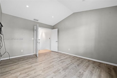 Touwnhouse à vendre à Pembroke Pines, Floride: 2 chambres, 101.08 m2 № 2040751 - photo 18