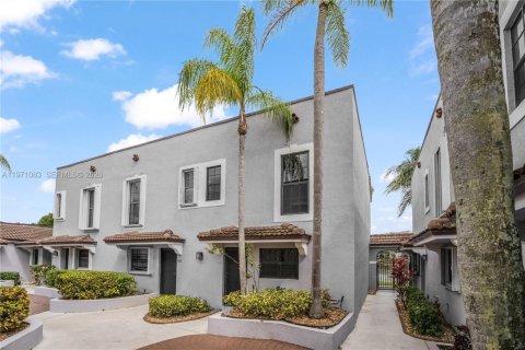 Touwnhouse à vendre à Pembroke Pines, Floride: 2 chambres, 101.08 m2 № 2040751 - photo 4