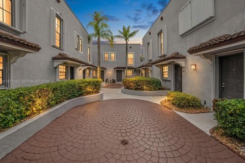 Touwnhouse à Pembroke Pines, Floride 2 chambres, 101.08 m2 № 2040751