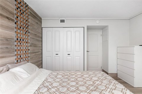 Condominio en venta en Sunny Isles Beach, Florida, 2 dormitorios, 126.16 m2 № 1986196 - foto 29