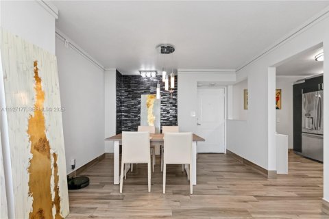 Condominio en venta en Sunny Isles Beach, Florida, 2 dormitorios, 126.16 m2 № 1986196 - foto 8