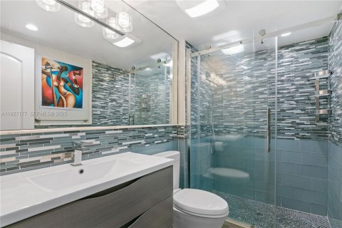 Condominio en venta en Sunny Isles Beach, Florida, 2 dormitorios, 126.16 m2 № 1986196 - foto 23