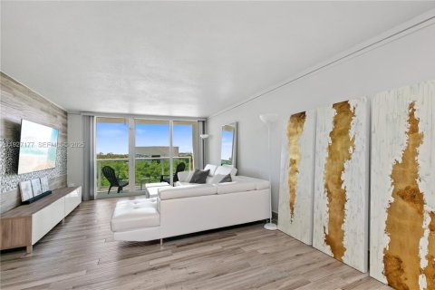 Condominio en venta en Sunny Isles Beach, Florida, 2 dormitorios, 126.16 m2 № 1986196 - foto 4