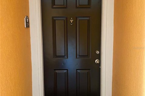 Condominio en alquiler en Orlando, Florida, 2 dormitorios, 96.9 m2 № 1884760 - foto 2