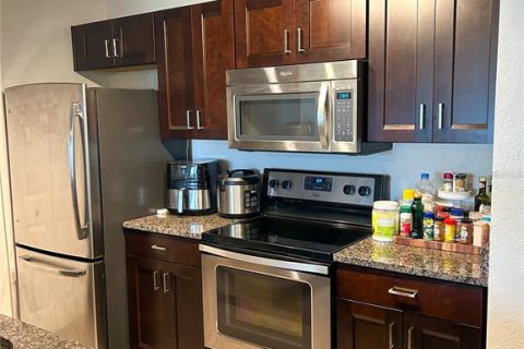 Condominio en alquiler en Orlando, Florida, 2 dormitorios, 96.9 m2 № 1884760 - foto 8