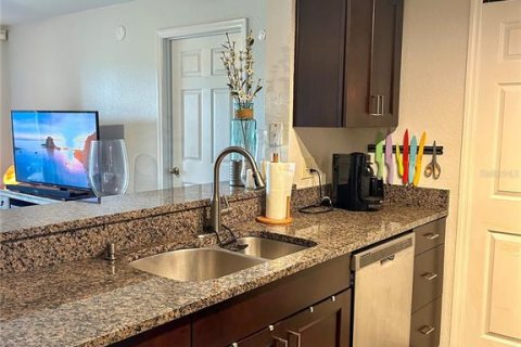 Condominio en alquiler en Orlando, Florida, 2 dormitorios, 96.9 m2 № 1884760 - foto 9