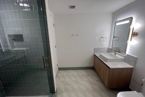 Condo in Miami, Florida, 2 bedrooms № 2194084 - photo 18