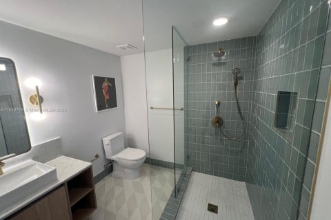 Condo in Miami, Florida, 2 bedrooms № 2194084 - photo 13