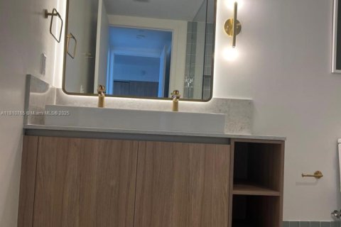 Condo in Miami, Florida, 2 bedrooms № 2194084 - photo 12