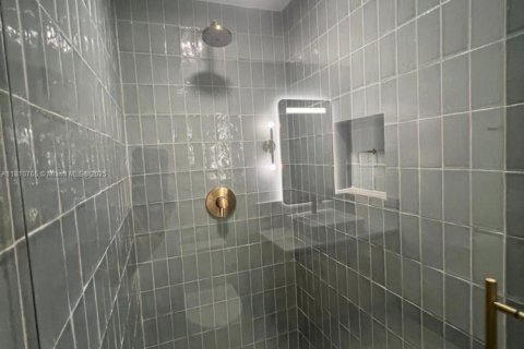 Condo in Miami, Florida, 2 bedrooms № 2194084 - photo 19