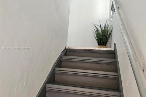 Condo in Miami Beach, Florida, 1 bedroom № 2088200 - photo 15
