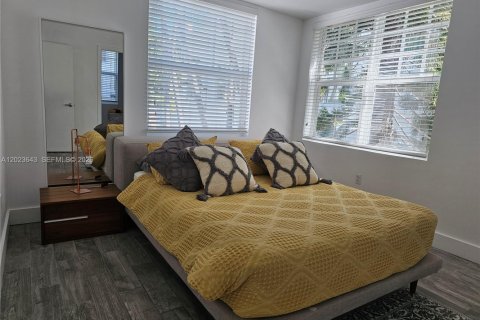 Condo in Miami Beach, Florida, 1 bedroom № 2088200 - photo 10