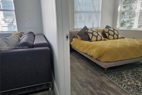 Condo in Miami Beach, Florida, 1 bedroom № 2088200 - photo 8