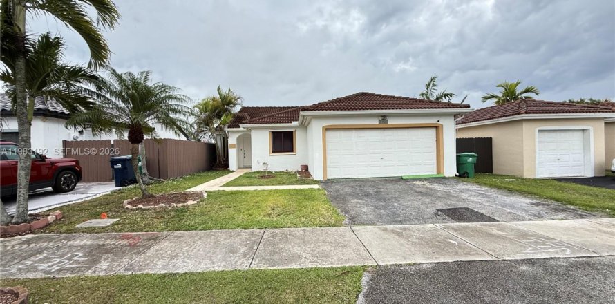 Casa en Miami, Florida 4 dormitorios, 106.74 m2 № 2049138