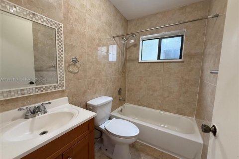 Casa en alquiler en Miami, Florida, 4 dormitorios, 106.74 m2 № 2049138 - foto 17