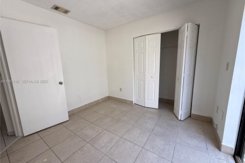 Casa en alquiler en Miami, Florida, 4 dormitorios, 106.74 m2 № 2049138 - foto 14