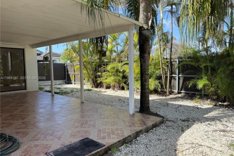 Casa en alquiler en Miami, Florida, 4 dormitorios, 106.74 m2 № 2049138 - foto 29