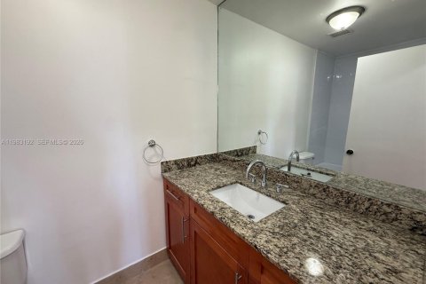 Casa en alquiler en Miami, Florida, 4 dormitorios, 106.74 m2 № 2049138 - foto 10