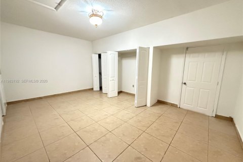 Casa en alquiler en Miami, Florida, 4 dormitorios, 106.74 m2 № 2049138 - foto 19