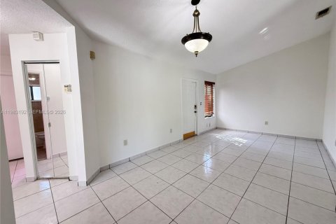 Casa en alquiler en Miami, Florida, 4 dormitorios, 106.74 m2 № 2049138 - foto 26