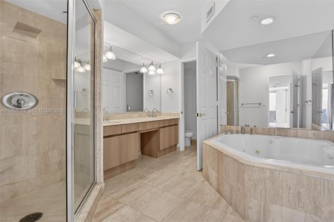 Condominio en alquiler en Sunny Isles Beach, Florida, 3 dormitorios, 205.31 m2 № 2053324 - foto 15