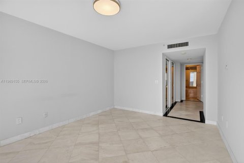 Condominio en alquiler en Sunny Isles Beach, Florida, 3 dormitorios, 205.31 m2 № 2053324 - foto 13