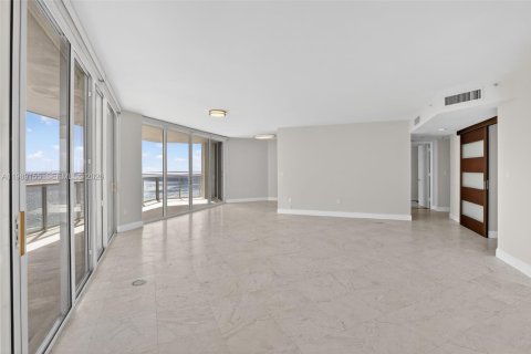 Condominio en alquiler en Sunny Isles Beach, Florida, 3 dormitorios, 205.31 m2 № 2053324 - foto 3