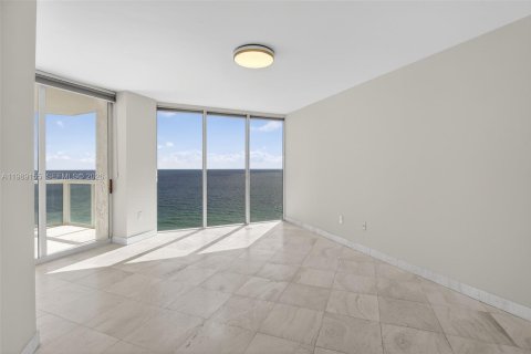 Condominio en alquiler en Sunny Isles Beach, Florida, 3 dormitorios, 205.31 m2 № 2053324 - foto 9