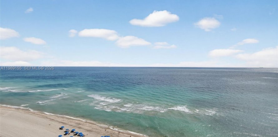 Condominio en Sunny Isles Beach, Florida, 3 dormitorios № 2053324